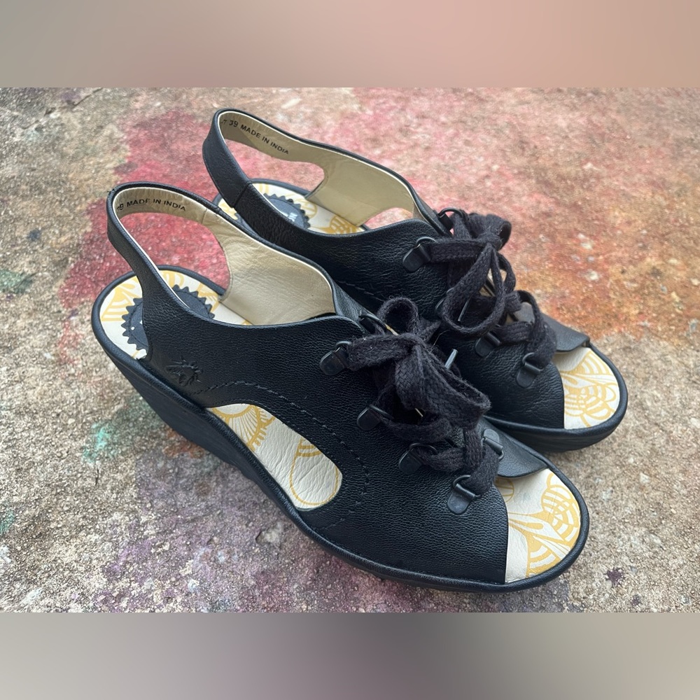 Fly London black leather sandal size US W 39 (8.5)